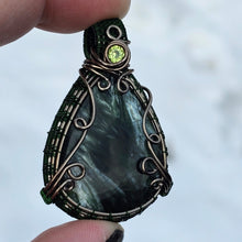 Load image into Gallery viewer, Seraphinte Pendant