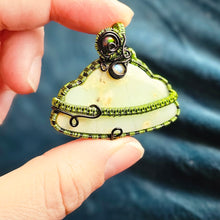 Load image into Gallery viewer, Chrysoprase UFO Pendant