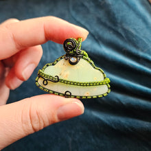 Load image into Gallery viewer, Chrysoprase UFO Pendant