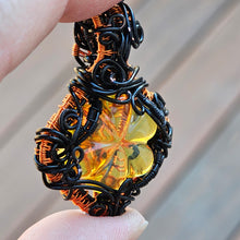 Load image into Gallery viewer, Amber Flower Heady Pendant