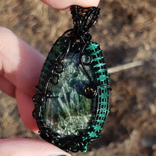 Load image into Gallery viewer, Russian Seraphinite Pendant