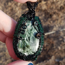 Load image into Gallery viewer, Russian Seraphinite Pendant