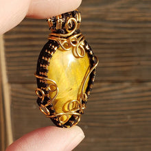 Load image into Gallery viewer, Nellite Pendant