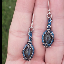 Load image into Gallery viewer, Labradorite Dainty Dangle Earrings