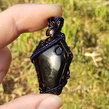 Load image into Gallery viewer, Onyx Coffin Pendant
