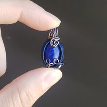 Load image into Gallery viewer, Dainty Lapis Lazuli Pendant