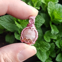 Load image into Gallery viewer, Dainty Morganite Pendant