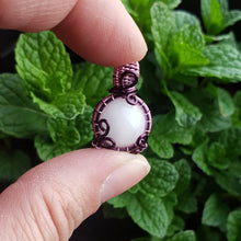 Load image into Gallery viewer, Dainty White Chalcedony Pendant