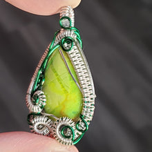 Load image into Gallery viewer, Gaspeite Pendant