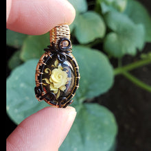 Load image into Gallery viewer, Baltic Amber Dainty Pendant