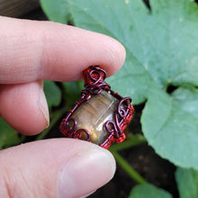 Load image into Gallery viewer, Labradorite Dainty Pendant