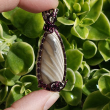 Load image into Gallery viewer, Flint Stone Pendant