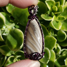 Load image into Gallery viewer, Flint Stone Pendant