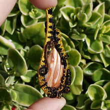 Load image into Gallery viewer, Caramel Opal Heady Pendant