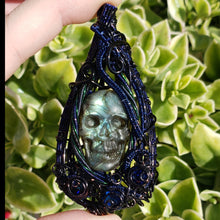 Load image into Gallery viewer, Labradorite Skull Heady Pendant