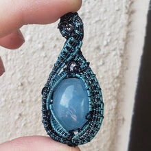 Load image into Gallery viewer, Aquamarine Heady Pendant
