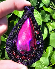Load image into Gallery viewer, Purple Labradorite Heady Pendant
