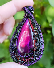 Load image into Gallery viewer, Purple Labradorite Heady Pendant
