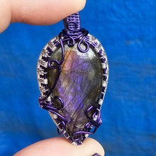 Load image into Gallery viewer, Purple Labradorite Pendant
