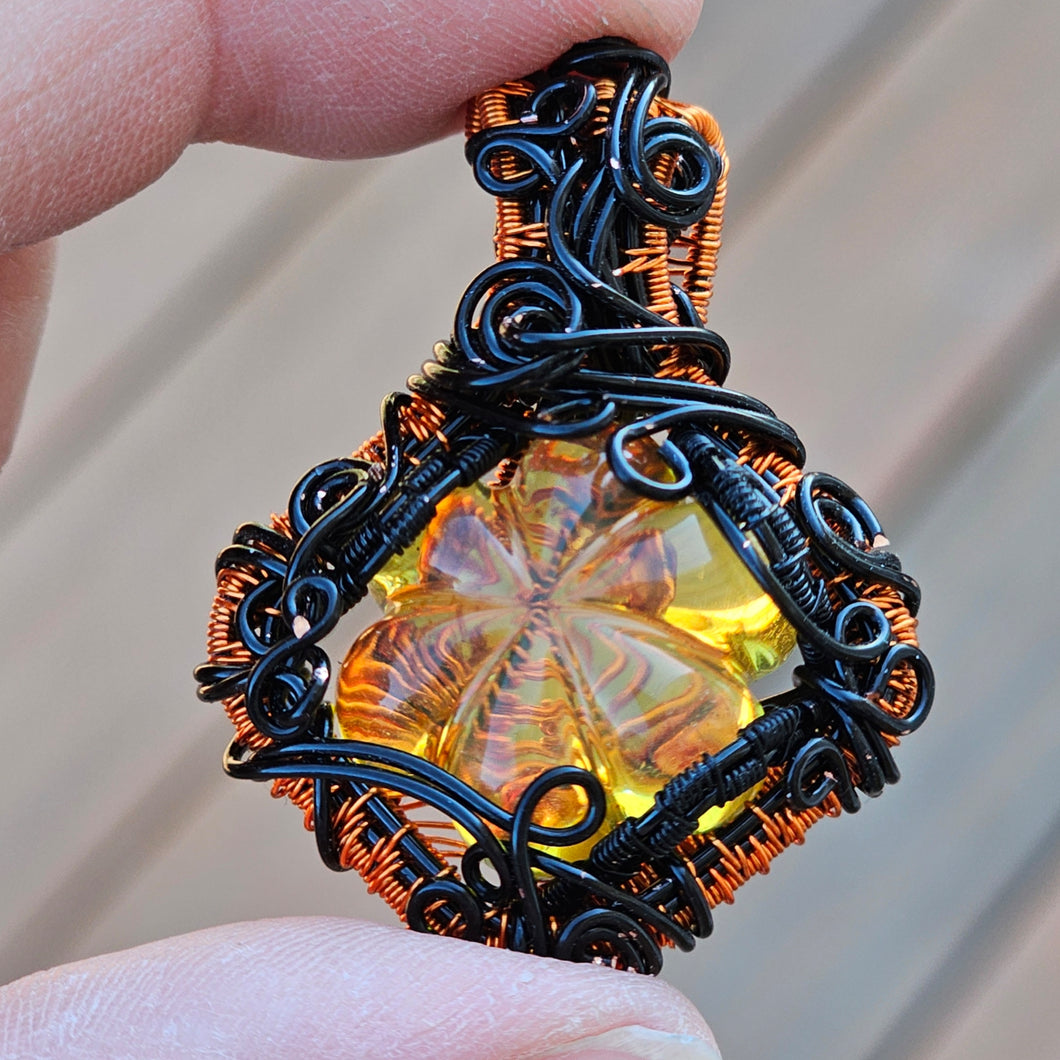 Amber Flower Heady Pendant