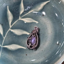 Load image into Gallery viewer, Dainty Purple Labradorite Pendant
