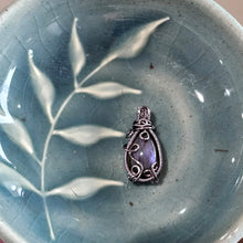 Load image into Gallery viewer, Dainty Purple Labradorite Pendant
