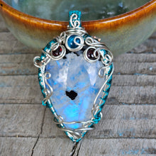 Load image into Gallery viewer, Moonstone Pendant
