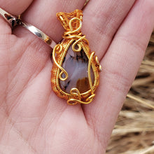 Load image into Gallery viewer, Dainty Montana Agate Pendant
