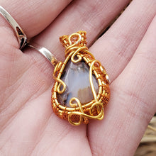 Load image into Gallery viewer, Dainty Montana Agate Pendant
