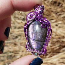 Load image into Gallery viewer, Purple Labradorite Pendant
