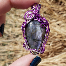 Load image into Gallery viewer, Purple Labradorite Pendant
