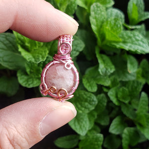 Dainty Morganite Pendant