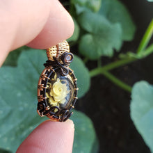 Load image into Gallery viewer, Baltic Amber Dainty Pendant
