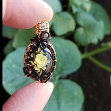 Load image into Gallery viewer, Baltic Amber Dainty Pendant
