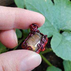 Labradorite Dainty Pendant