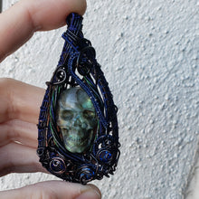Load image into Gallery viewer, Labradorite Skull Heady Pendant
