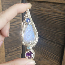 Load image into Gallery viewer, Belomortie Moonstone Heady Pendant
