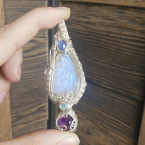 Belomortie Moonstone Heady Pendant