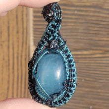Load image into Gallery viewer, Aquamarine Heady Pendant
